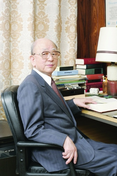 铃木章:一位改变有机化学世界的诺贝尔奖得主 铃木章:一位改变有机化学世界的诺贝尔奖得主