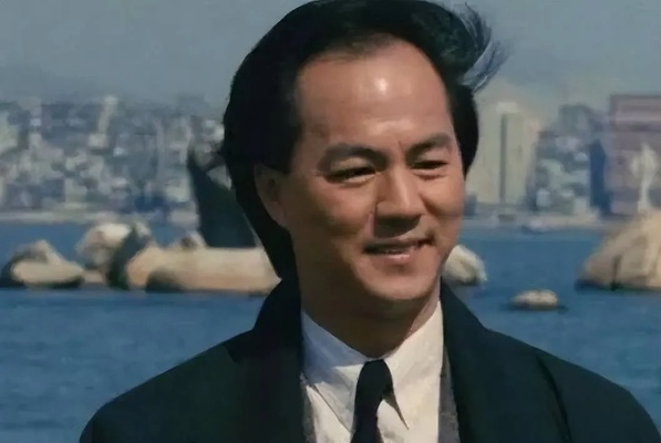 狄龙资料:一位传奇演员的艺术人生与时代印记 狄龙资料:一位传奇演员的艺术人生与时代印记
