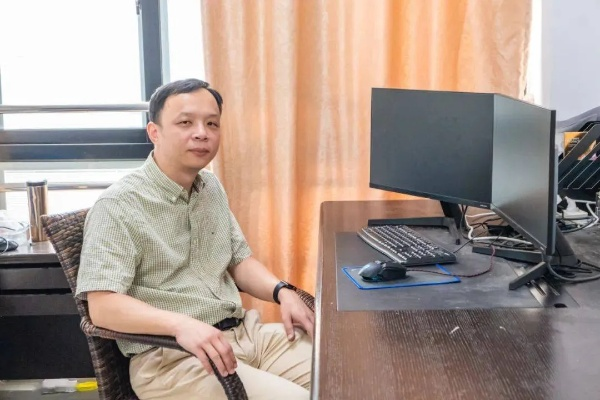 章汉强:从平凡到卓越,他的故事为何如此打动人心? 章汉强:从平凡到卓越,他的故事为何如此打动人心?