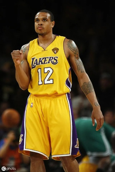 香农布朗:从NBA扣篮王到人生赢家的励志故事 香农布朗:从NBA扣篮王到人生赢家的励志故事