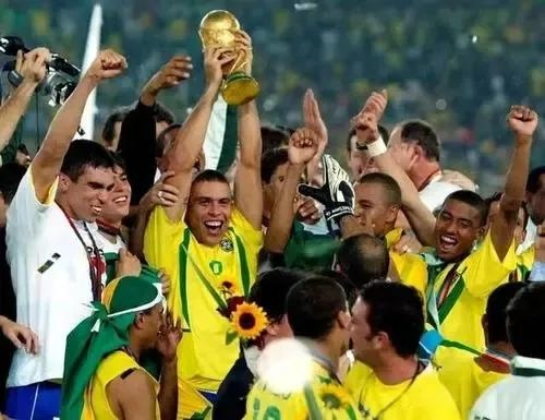 深度解析2009世界杯16强:那些年的足球烽火,哪些瞬间让你铭记? 深度解析2009世界杯16强:那些年的足球烽火,哪些瞬间让你铭记?