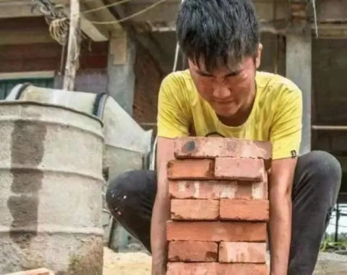 汪洋泪:一位普通人的心酸与坚韧,谁懂我的无奈与坚持? 汪洋泪:一位普通人的心酸与坚韧,谁懂我的无奈与坚持?