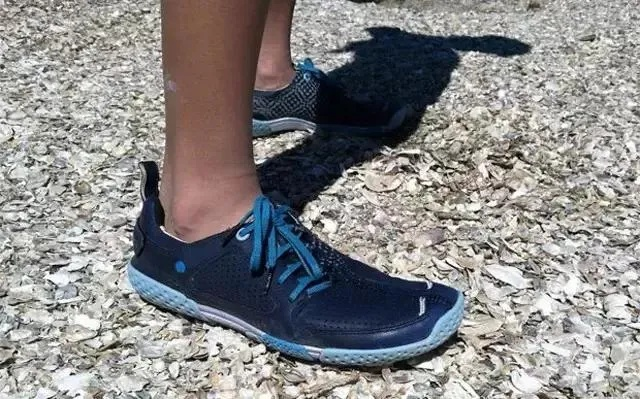 赤足二代:一双鞋,让我找回奔跑的自由与快乐 赤足二代:一双鞋,让我找回奔跑的自由与快乐