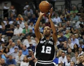 鲍文防守视频解析:揭秘NBA顶级防守悍将的防守艺术 鲍文防守视频解析:揭秘NBA顶级防守悍将的防守艺术