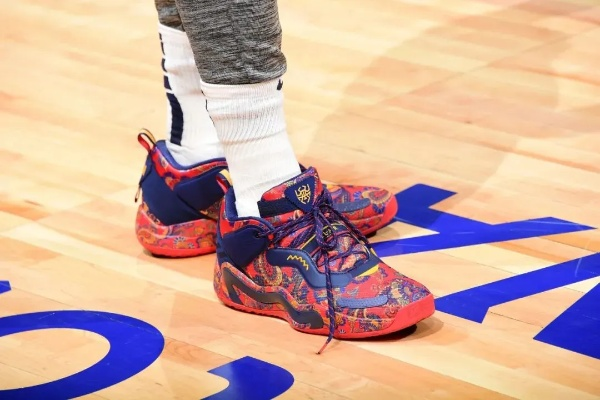NBA特别款球鞋:潮流与热血的完美碰撞,你准备好了吗? NBA特别款球鞋:潮流与热血的完美碰撞,你准备好了吗?