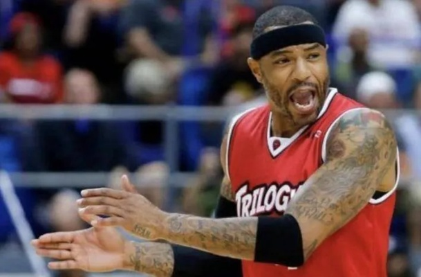 肯扬 马丁:从NBA扣篮王到人生赢家的热血传奇 肯扬 马丁:从NBA扣篮王到人生赢家的热血传奇