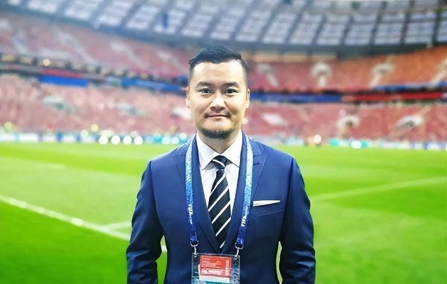 贺炜解说:用声音雕刻时光的足球诗人 贺炜解说:用声音雕刻时光的足球诗人