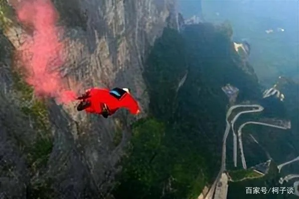 翼装飞行事故频发:极限运动背后的生死考验 翼装飞行事故频发:极限运动背后的生死考验