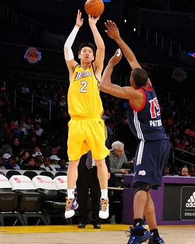 篮球风云杨建:NBA赛场上的中国力量 篮球风云杨建:NBA赛场上的中国力量
