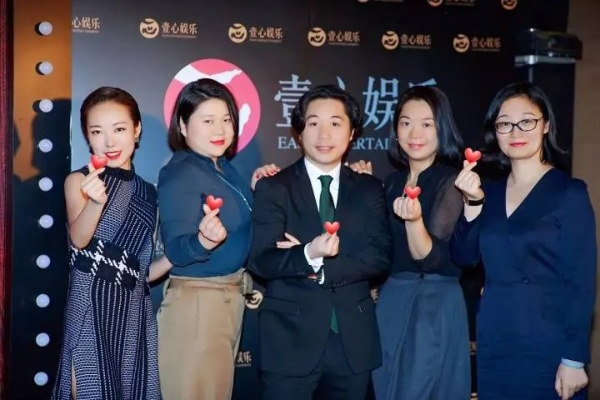 从默默无闻到万众瞩目:我在明星经纪公司的十年蜕变之路 从默默无闻到万众瞩目:我在明星经纪公司的十年蜕变之路