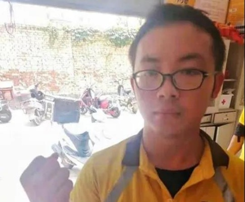 从“红牛哥”到励志偶像:一个普通外卖员的逆袭人生 从“红牛哥”到励志偶像:一个普通外卖员的逆袭人生