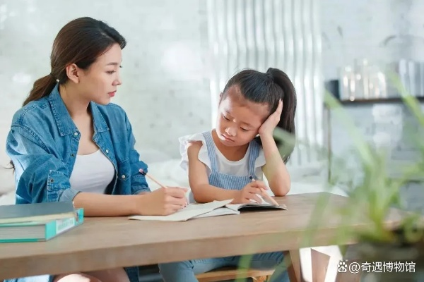 “裸跑弟”现象:家庭教育与社会责任的深度反思 “裸跑弟”现象:家庭教育与社会责任的深度反思