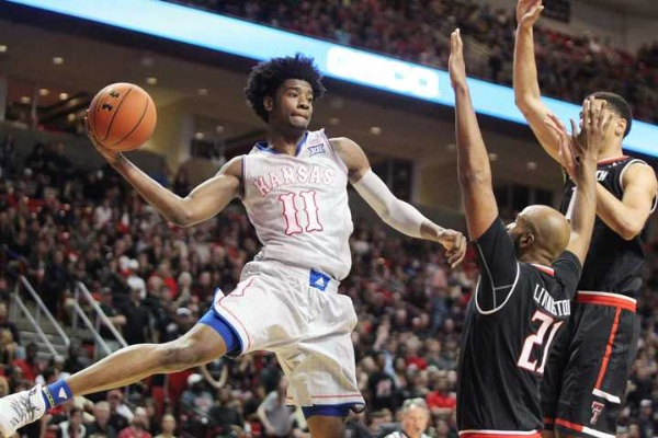 2017年NBA新秀赛:青春风暴席卷全明星周末的经典瞬间 2017年NBA新秀赛:青春风暴席卷全明星周末的经典瞬间