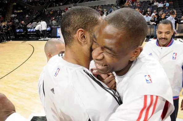 NBA赛场上的温情瞬间:那些令人动容的时刻 NBA赛场上的温情瞬间:那些令人动容的时刻