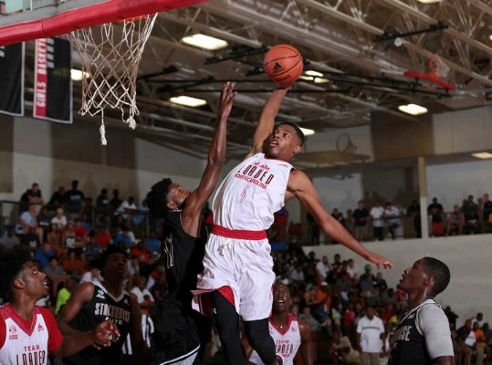 2017年NBA新秀赛:青春风暴席卷全明星周末的经典瞬间 2017年NBA新秀赛:青春风暴席卷全明星周末的经典瞬间