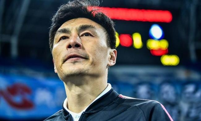 李玮峰:中国足球的传奇后卫与精神领袖 李玮峰:中国足球的传奇后卫与精神领袖