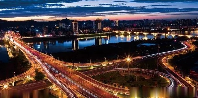 南充市与深圳市哪个好点 南充市与深圳市哪个好点