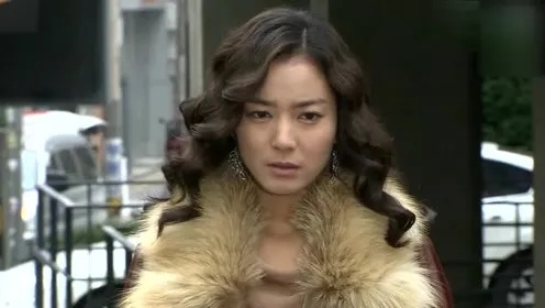 从迷茫到绽放:申雅兰的逆袭之路,一个普通女孩的不平凡成长故事 从迷茫到绽放:申雅兰的逆袭之路,一个普通女孩的不平凡成长故事
