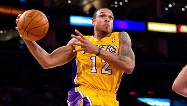 香农布朗扣篮:NBA历史上最具爆发力的瞬间之一 香农布朗扣篮:NBA历史上最具爆发力的瞬间之一