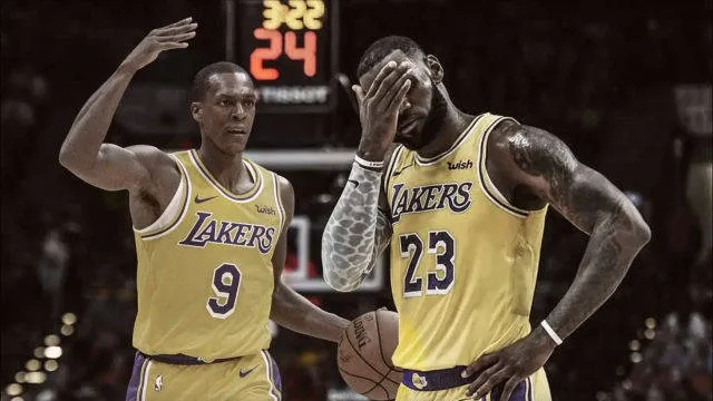 NBA赛场突发争议!隆多情绪失控砸裁判引热议 NBA赛场突发争议!隆多情绪失控砸裁判引热议