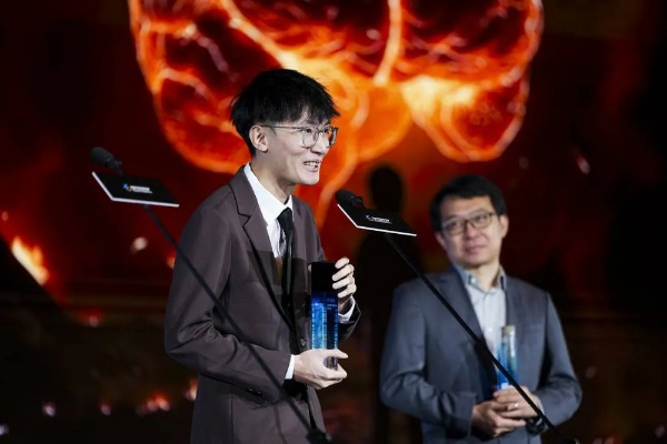 “超级颜论”爆火背后:年轻人为何疯狂追捧这套颜值新哲学? “超级颜论”爆火背后:年轻人为何疯狂追捧这套颜值新哲学?