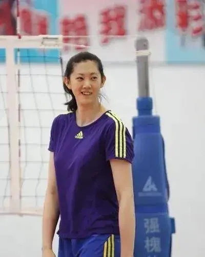 从女排薛明的故事里,我看到了坚持与热爱的力量 从女排薛明的故事里,我看到了坚持与热爱的力量