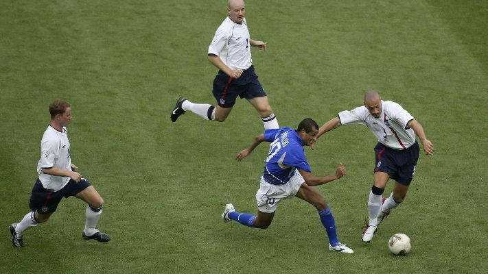 英格兰与巴西:足球历史上的经典对决与文化交融 英格兰与巴西:足球历史上的经典对决与文化交融