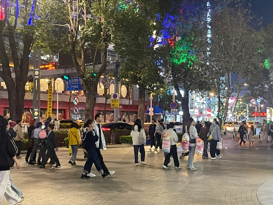 2025.11.27昆明今日穿衣指南 2025.11.27昆明今日穿衣指南