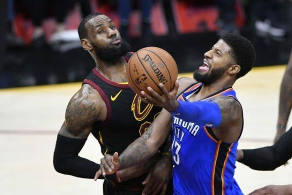 雷霆vs骑士:一场激情四射的NBA对决 雷霆vs骑士:一场激情四射的NBA对决