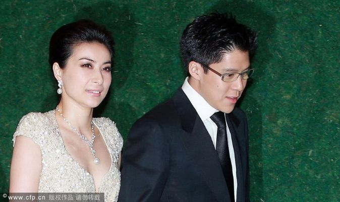 郭晶晶与霍启刚的世纪婚礼:从跳水皇后到豪门媳妇的华丽转身 郭晶晶与霍启刚的世纪婚礼:从跳水皇后到豪门媳妇的华丽转身
