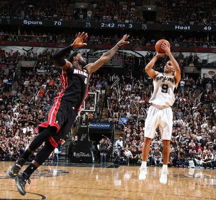 马刺vs热火七场大战:NBA总决赛的经典对决回顾 马刺vs热火七场大战:NBA总决赛的经典对决回顾