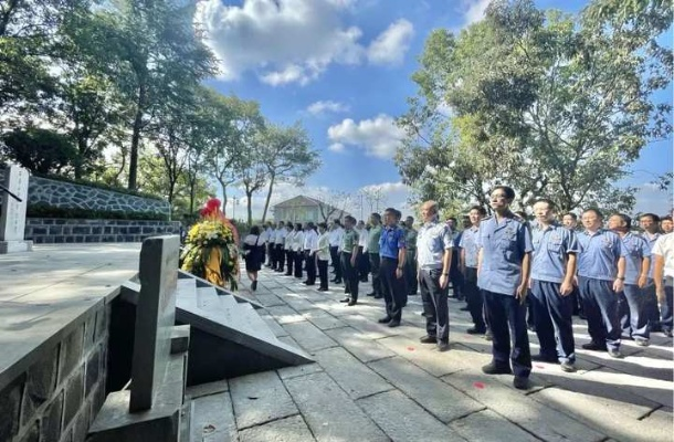 雅安默哀日:铭记历史,砥砺前行 雅安默哀日:铭记历史,砥砺前行
